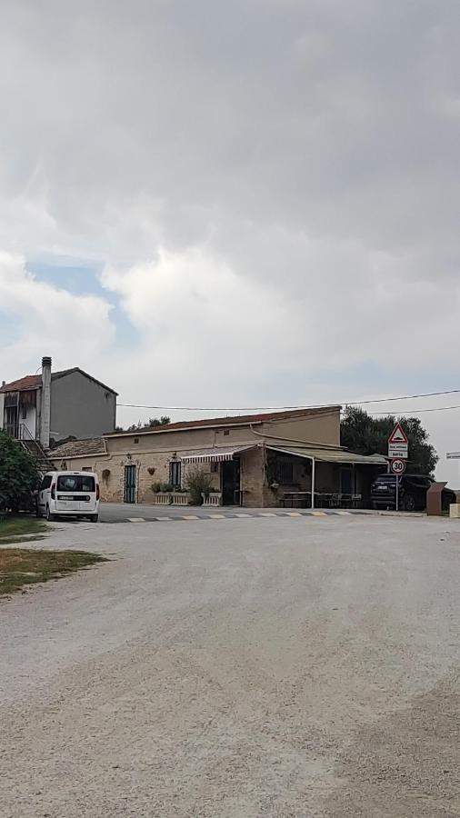 B&B I Tre Ulivi Morro dʼOro Esterno foto